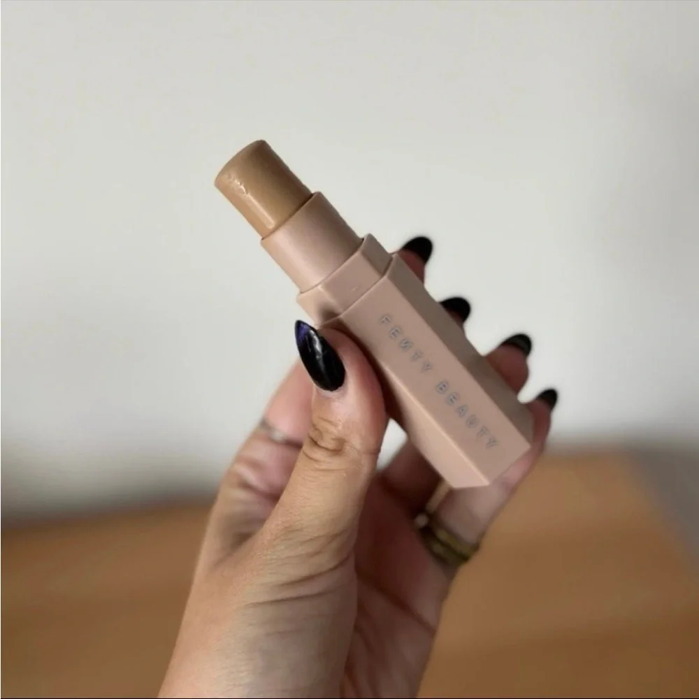 Fenty Beauty Match Stix Contour Skinstick • Soft Amber